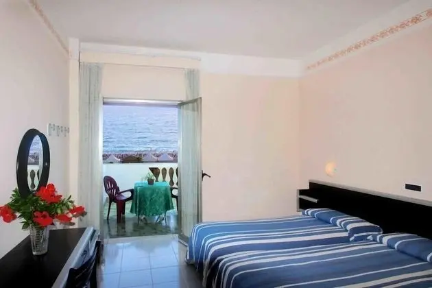 Standard Tek Büyük veya İki Ayrı Yataklı Oda