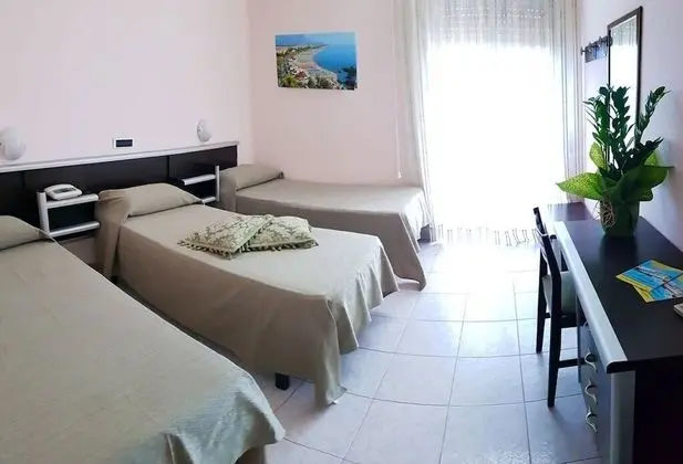 Standard Üç Kişilik Oda