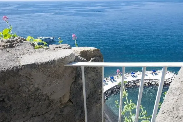 Deluxe Üç Kişilik Oda, Deniz Manzaralı
