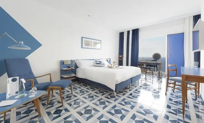 Deluxe Üç Kişilik Oda, Deniz Manzaralı