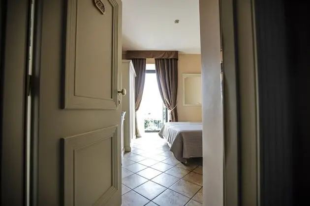 Classic Tek Büyük Yataklı Oda