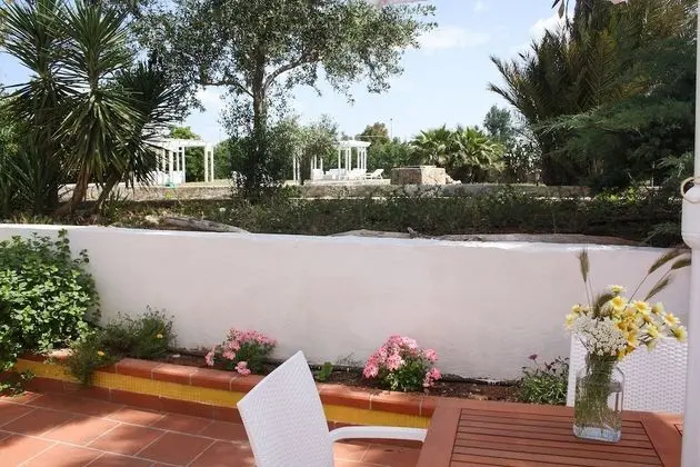 Deluxe Tek Büyük veya İki Ayrı Yataklı Oda, Birden Çok Yatak, Bahçe Manzaralı (Magnolia)