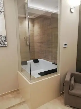 Superior Tek Büyük veya İki Ayrı Yataklı Oda