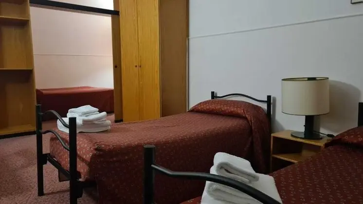 Basic Dört Kişilik Oda, Banyolu/Duşlu