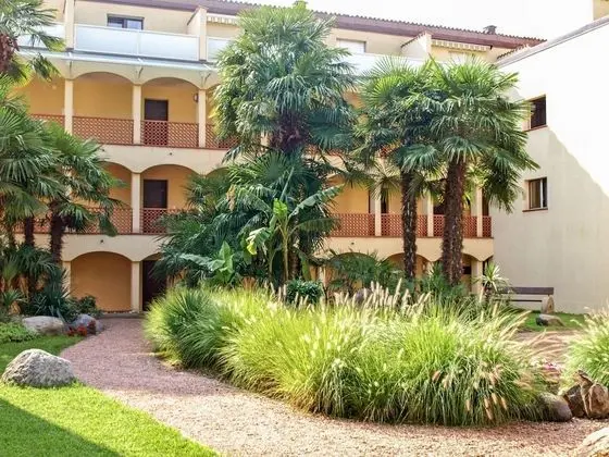 Ev