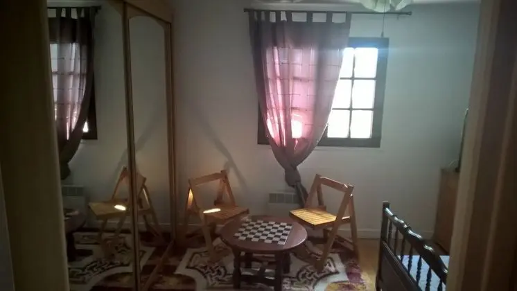 Tek Büyük Yataklı Oda, Ortak Banyo (Amandine)