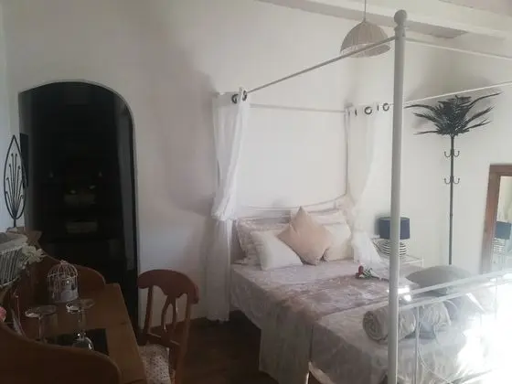Tek Büyük Yataklı Oda (Marilyn Monroe)