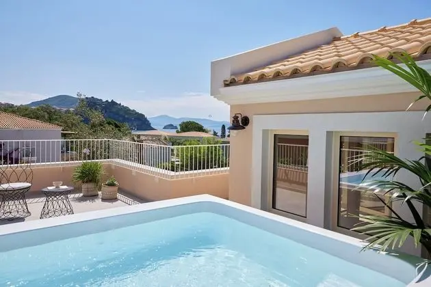 Penthouse Bliss Suite with Tub