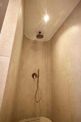 Penthouse Bliss Suite with Tub