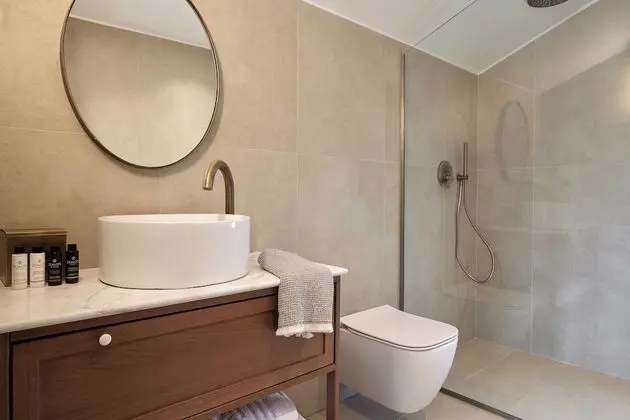 Penthouse Bliss Suite with Tub