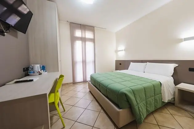 Büyük Yataklı Tek Kişilik Oda