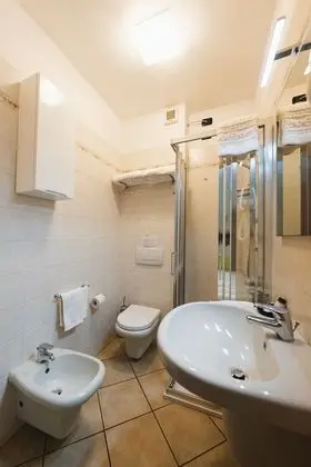 Büyük Yataklı Tek Kişilik Oda