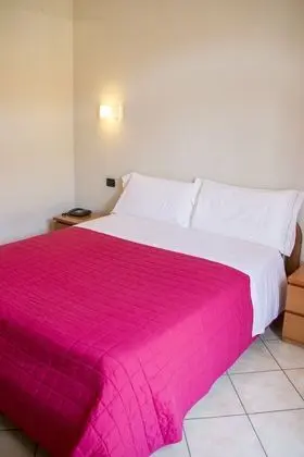 Büyük Yataklı Tek Kişilik Oda