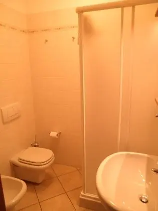 Büyük Yataklı Tek Kişilik Oda