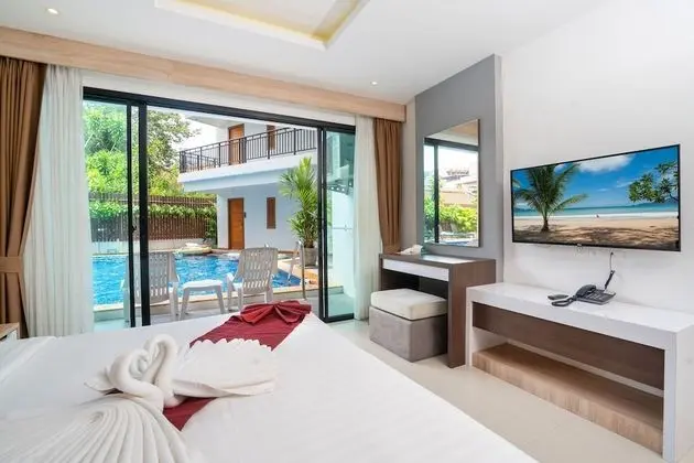 Deluxe Double Room with Pool Access