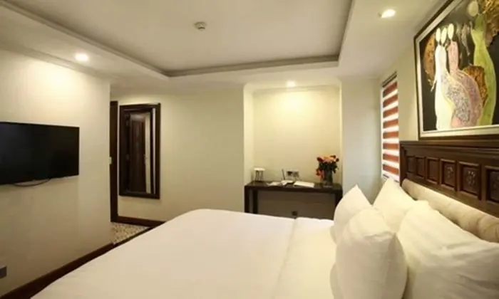 Deluxe Tek Büyük Yataklı Oda