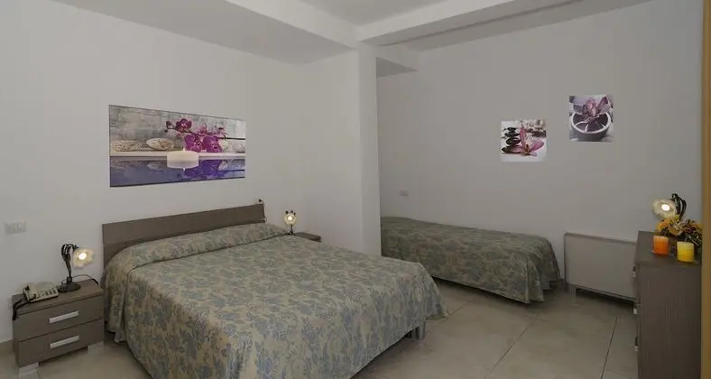 Üç Kişilik Oda, Deniz Manzaralı