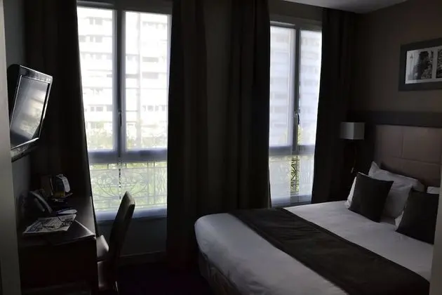 Standard Tek Büyük Yataklı Oda