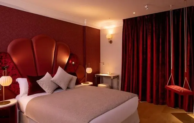 Deluxe Tek Büyük Yataklı Oda (Passsion)