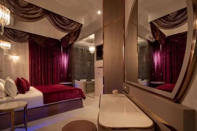 Deluxe Tek Büyük Yataklı Oda (Precieuse)