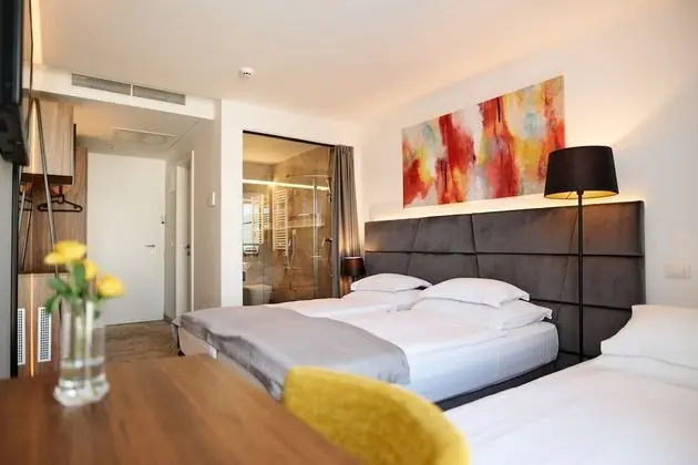 Family Üç Kişilik Oda, Kısmi Deniz Manzaralı