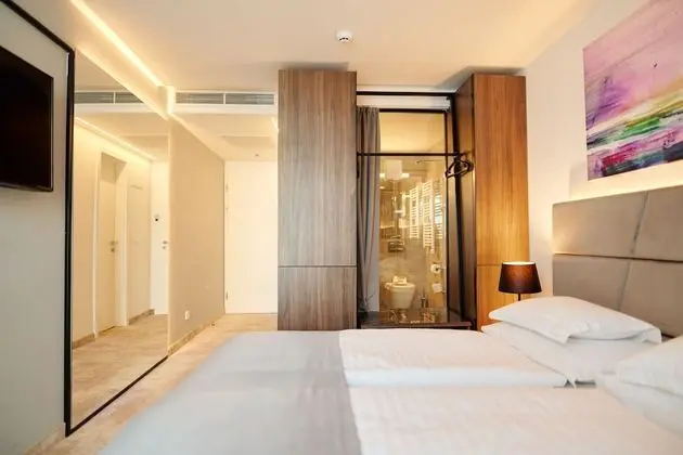 Family Üç Kişilik Oda, Kısmi Deniz Manzaralı