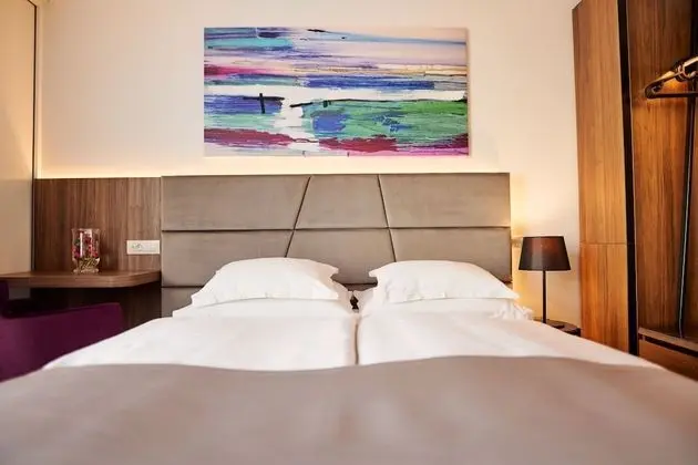 Family Üç Kişilik Oda, Kısmi Deniz Manzaralı