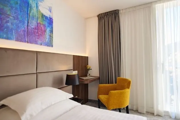 Standard Tek Kişilik Oda, Kısmi Deniz Manzaralı