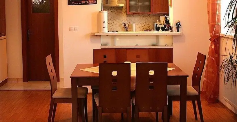 Apart Daire, 2 Yatak Odası, Mutfak