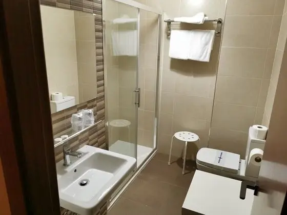 Standard Tek Büyük Yataklı Oda