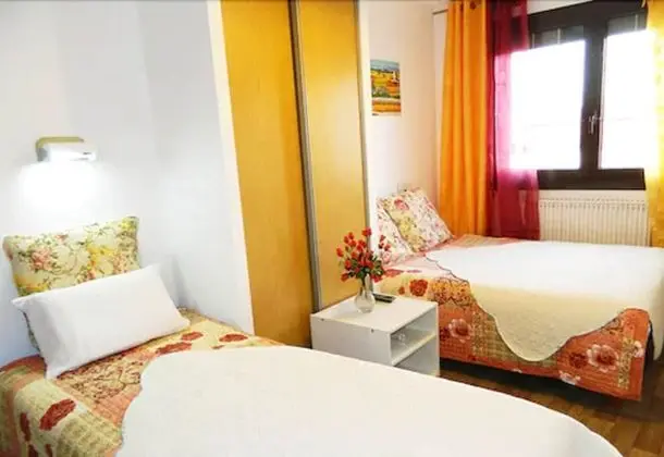 Tek Büyük Yataklı Oda