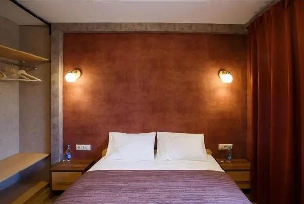 Luxury Tek Büyük Yataklı Oda