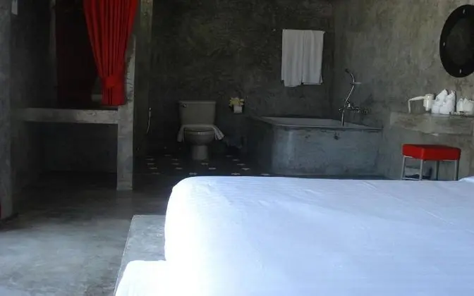 Hip Hillside Room