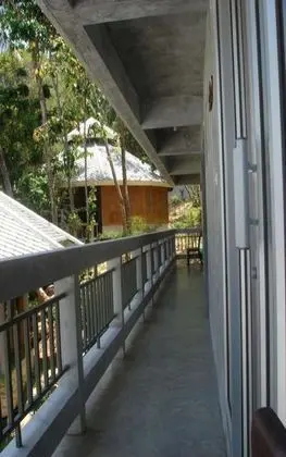 Hip Hillside Room
