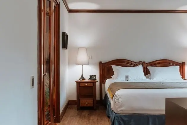 HABITACION ESTANDAR (SUITE QUEEN)