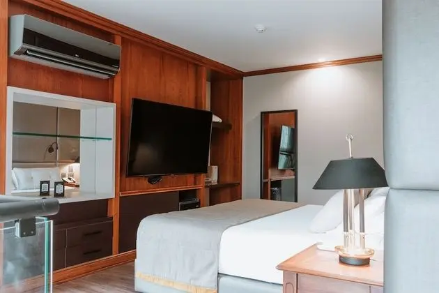 HABITACION SUITE EJECUTIVA, BAÑERA DE HIDROMASAJE (EXECUTIVE SUITE)