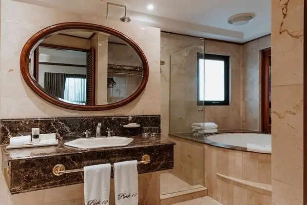 HABITACION SUITE GRAND, JACUZZI (GRAND SUITE JACUZZI)
