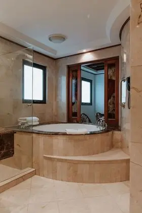 HABITACION SUITE GRAND, JACUZZI (GRAND SUITE JACUZZI)