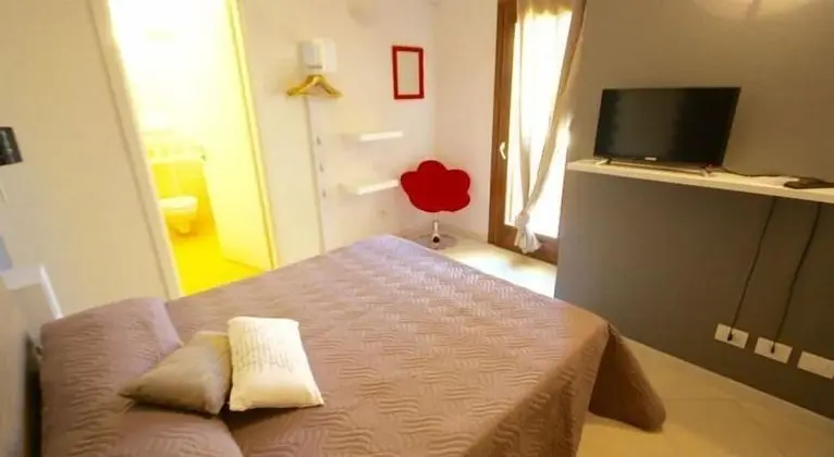 Standard Tek Büyük Yataklı Oda