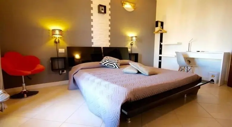 Tek Büyük Yataklı Oda