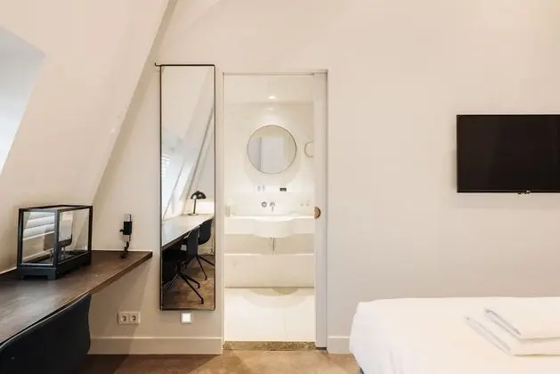 Deluxe Tek Büyük Yataklı Oda
