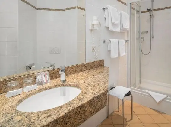 Comfort Büyük Yataklı Tek Kişilik Oda