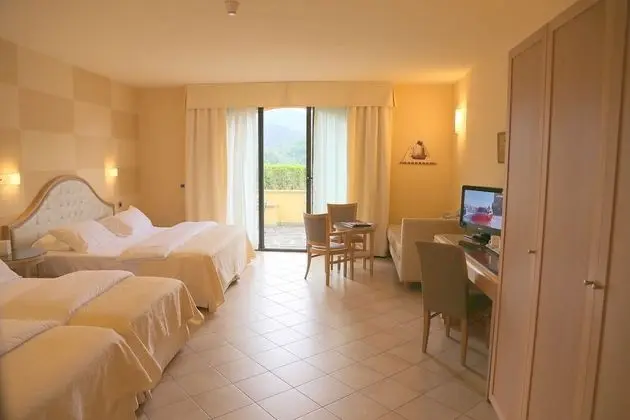 Family Dört Kişilik Oda