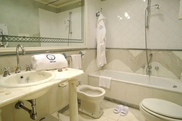 Superior Tek Büyük Yataklı Oda