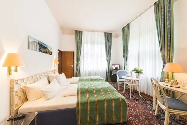 Business Tek Büyük Yataklı Oda