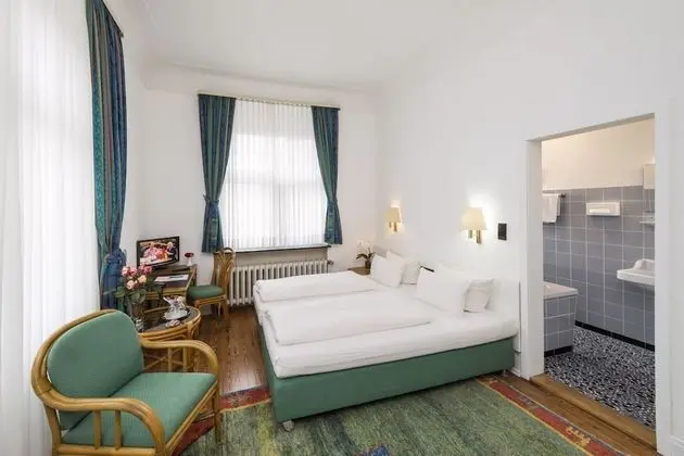 Business Tek Büyük Yataklı Oda