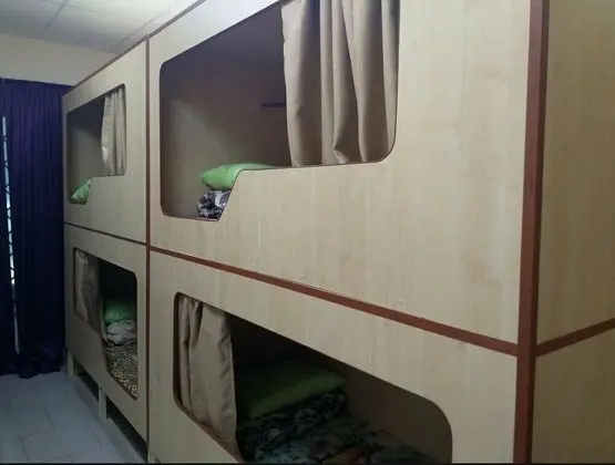 Ortak Ranzalı Oda, Sadece kadınlar için (bed in 6-beds female dormitory room)