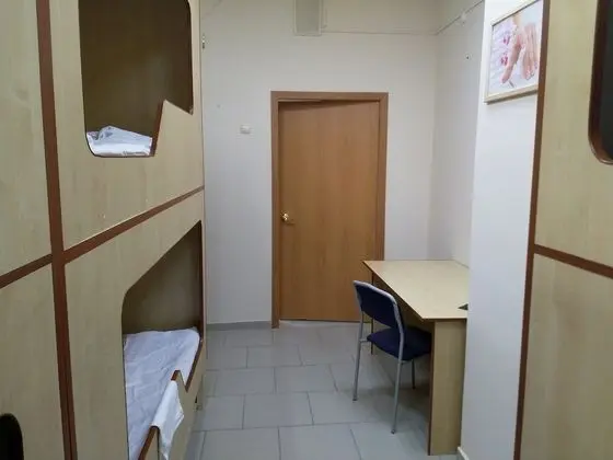 Ortak Ranzalı Oda, Sadece kadınlar için (bed in 6-beds female dormitory room)
