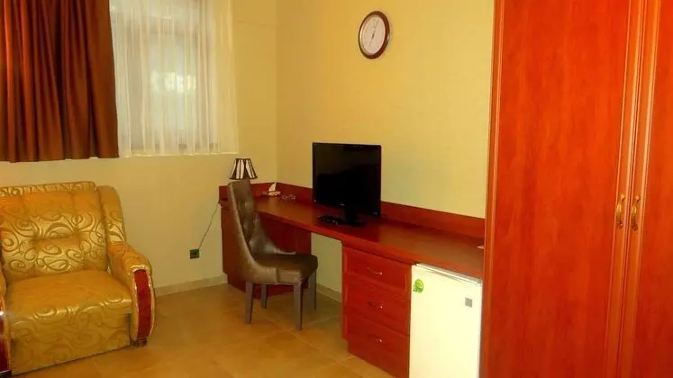 Standard Tek Büyük Yataklı Oda, Bahçe Manzaralı