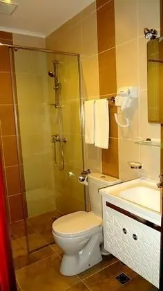 Standard Tek Büyük Yataklı Oda, Bahçe Manzaralı